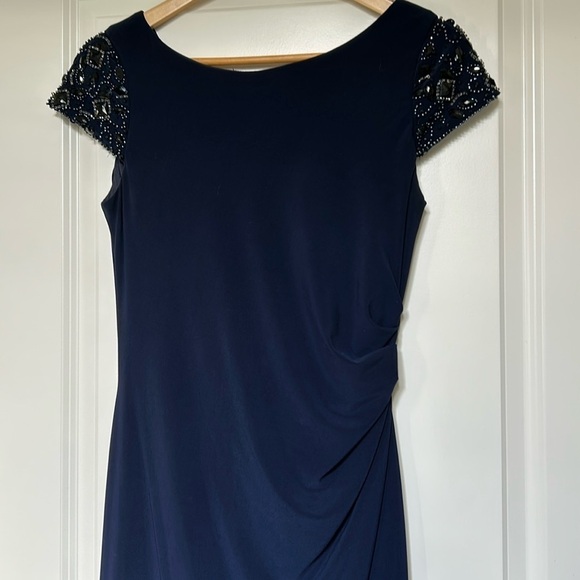 Eliza J Beaded Shoulder Cap Sleeve Jersey Dress Cocktail dress size 8 - Picture 3 of 10